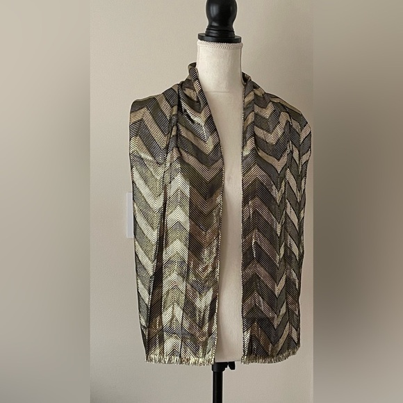 Chevron Print Metallic Gold Silver Scarf Career Office - Picture 6 of 8